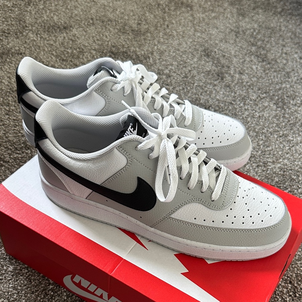 Nike Court Vision Low